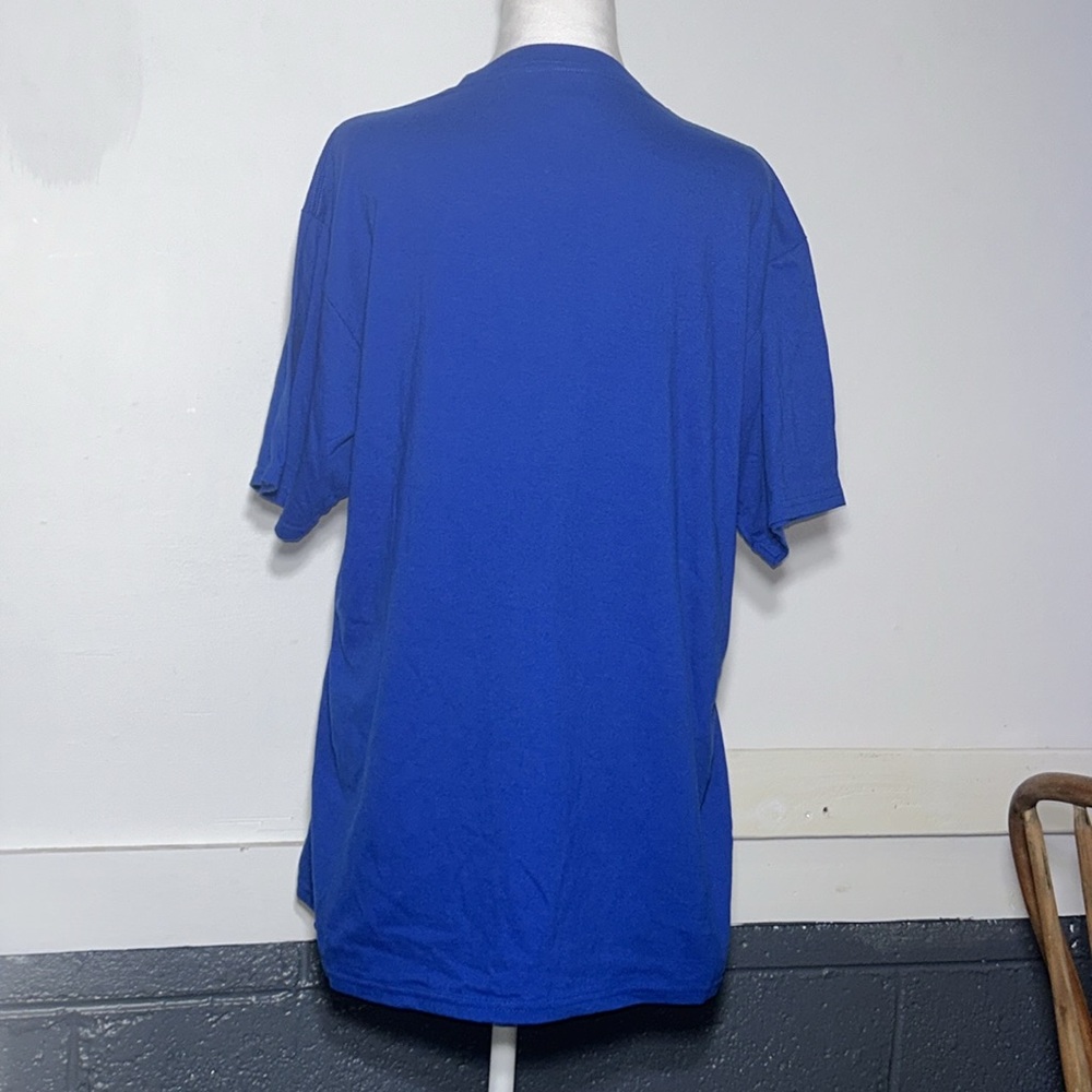Tinker Bell looking through the keyhole adult large T-shirt NWOT - Picture 4 of 8
